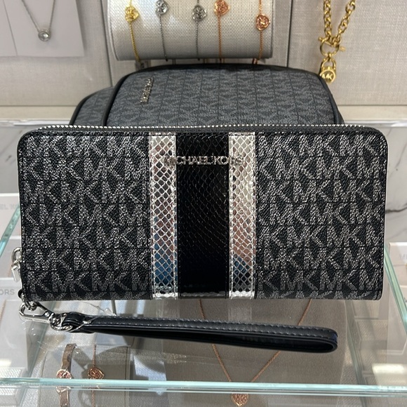 Michael Kors Jet Set Travel Large Signature Logo and Metallic Continental Wallet - Picture 2 of 16